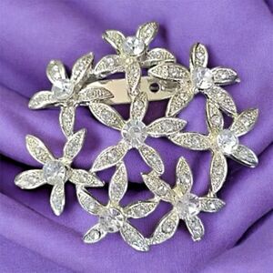 Rhinestone Flower Brooch – 1.75 Inches silvertone